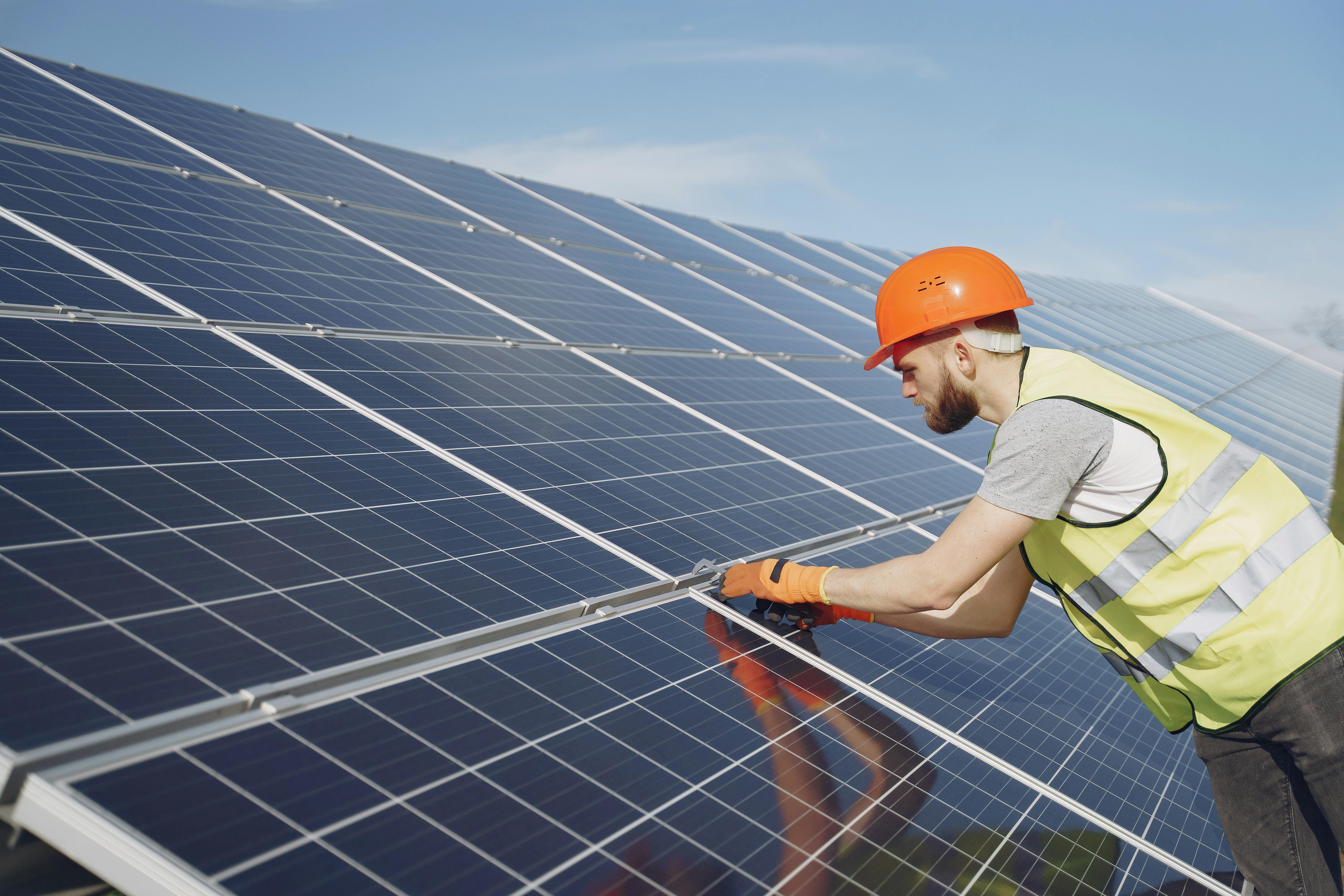 Customer consultation for rooftop solar planning